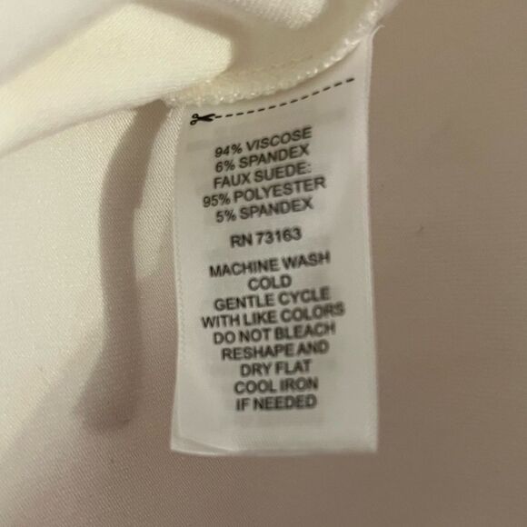 CUPIO Long Sleeve V-neck Asymmetrical Shirt - Picture 4 of 6